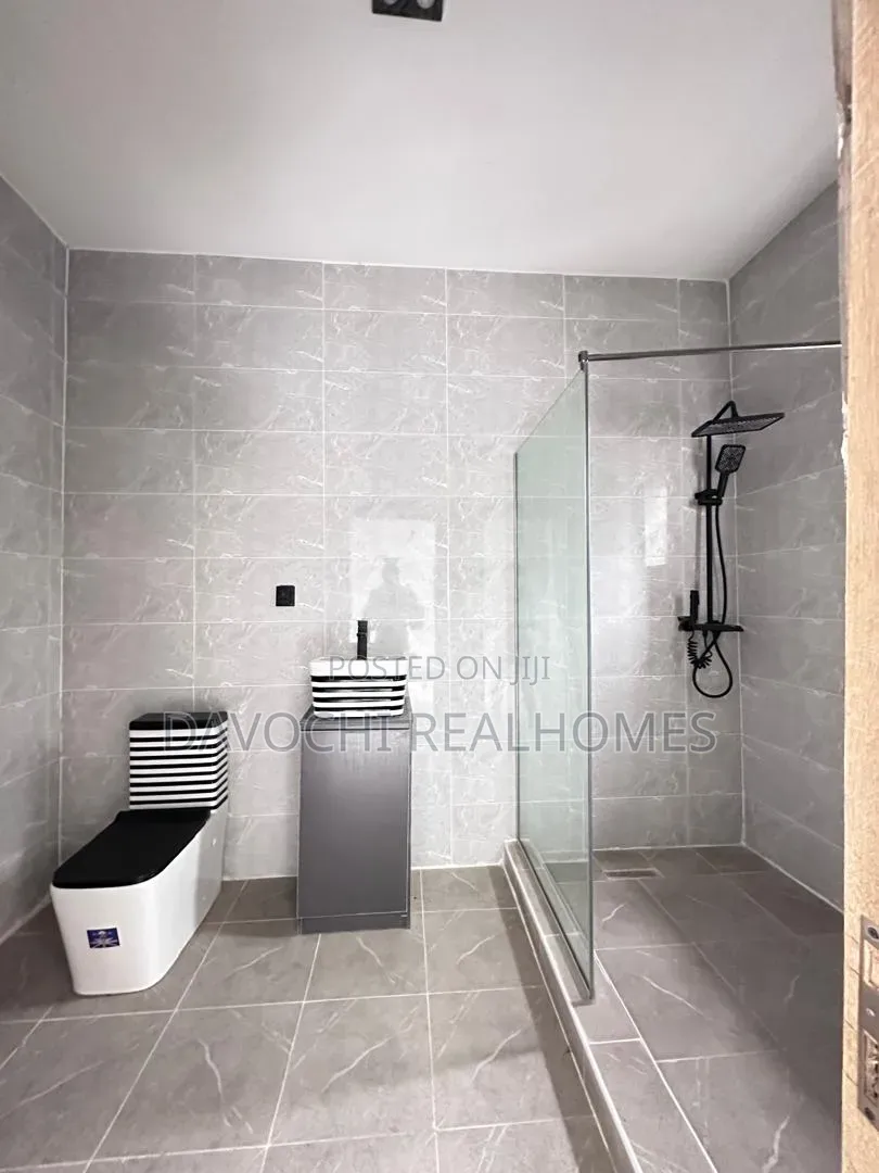 3bdrm Duplex in Ikota for sale in Ikota