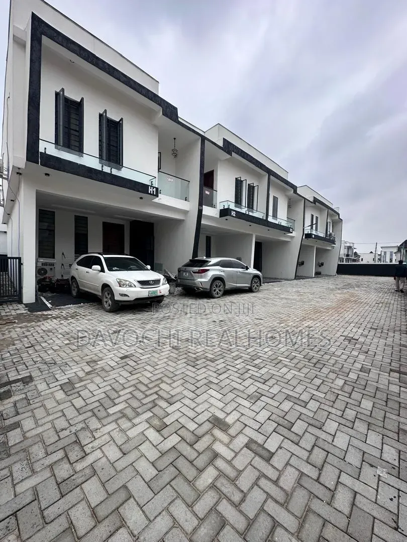 4bdrm Duplex in Ikota for sale in Ikota