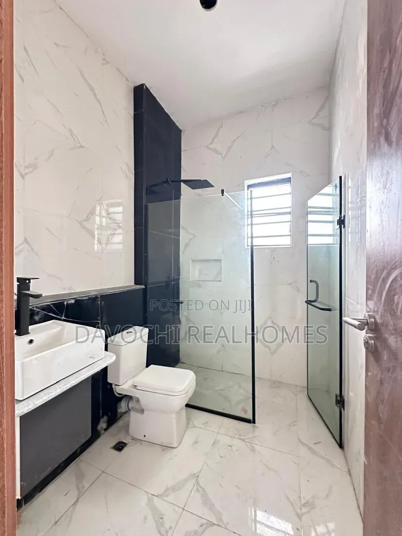 4bdrm Duplex in Ikota for sale in Ikota