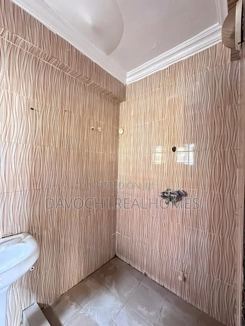 3bdrm Apartment in Ikota for sale in Ikota