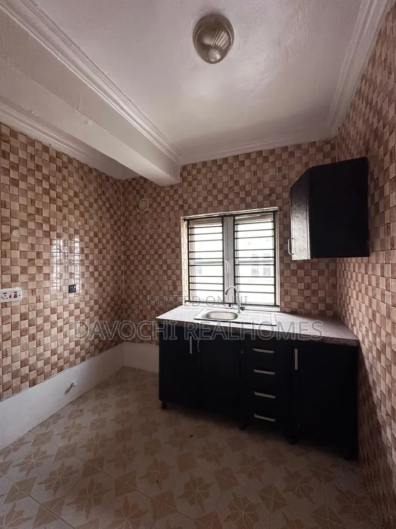 3bdrm Apartment in Ikota for sale in Ikota