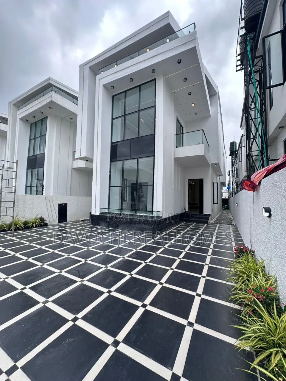 5bdrm Duplex in Off Lekki-Epe Expressway for sale in Off Lekki-Epe Expressway
