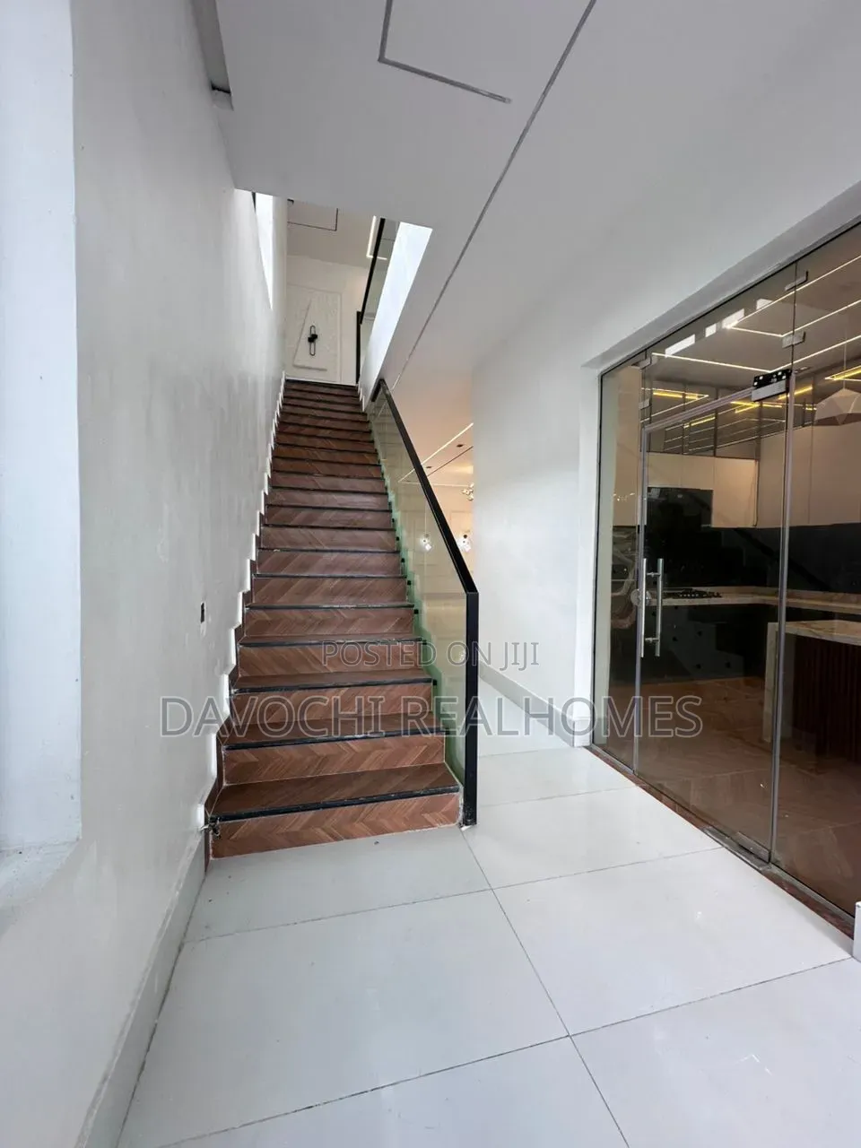 5bdrm Duplex in Off Lekki-Epe Expressway for sale in Off Lekki-Epe Expressway