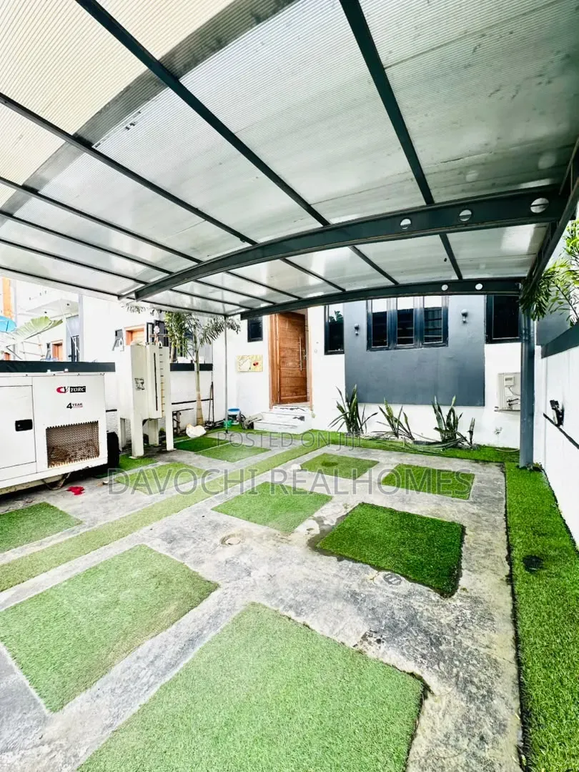 Furnished Mini Flat in Chevron for rent in Chevron