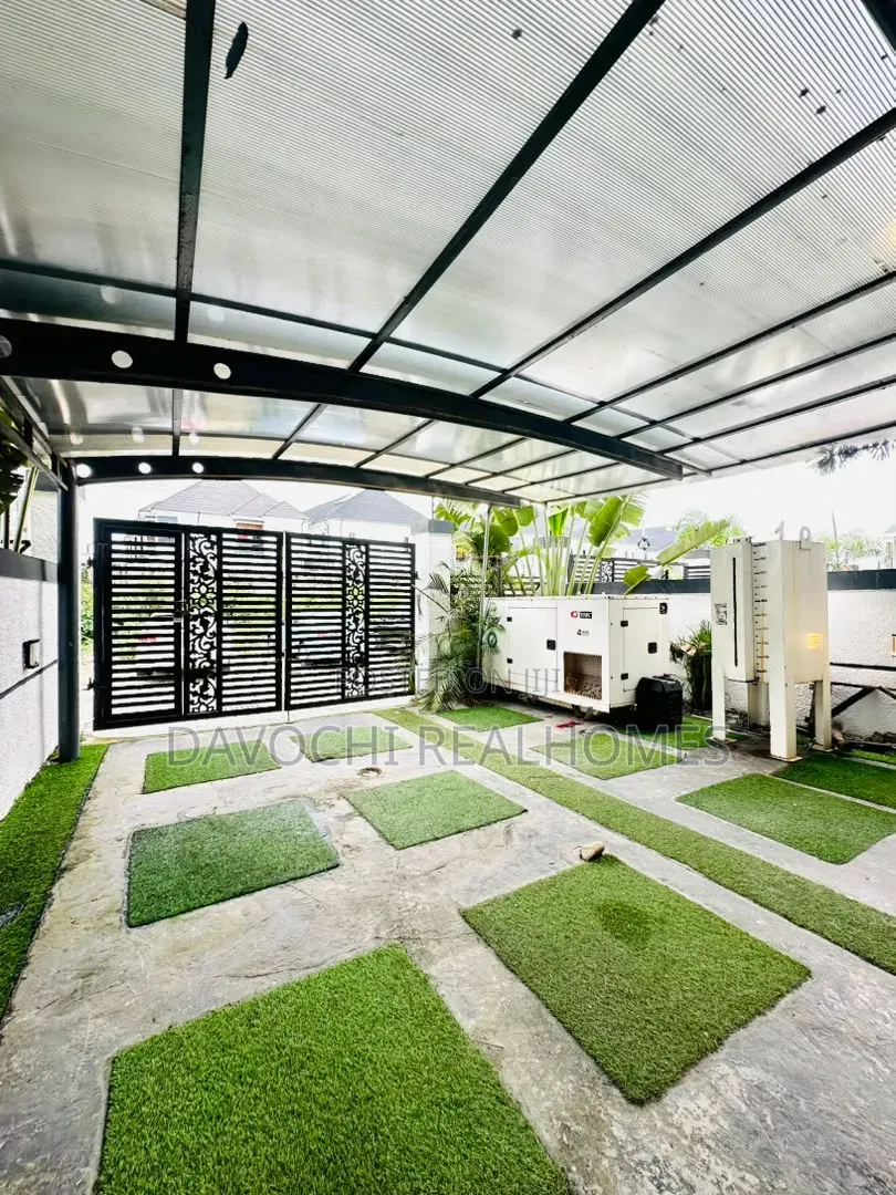 Furnished Mini Flat in Chevron for rent in Chevron