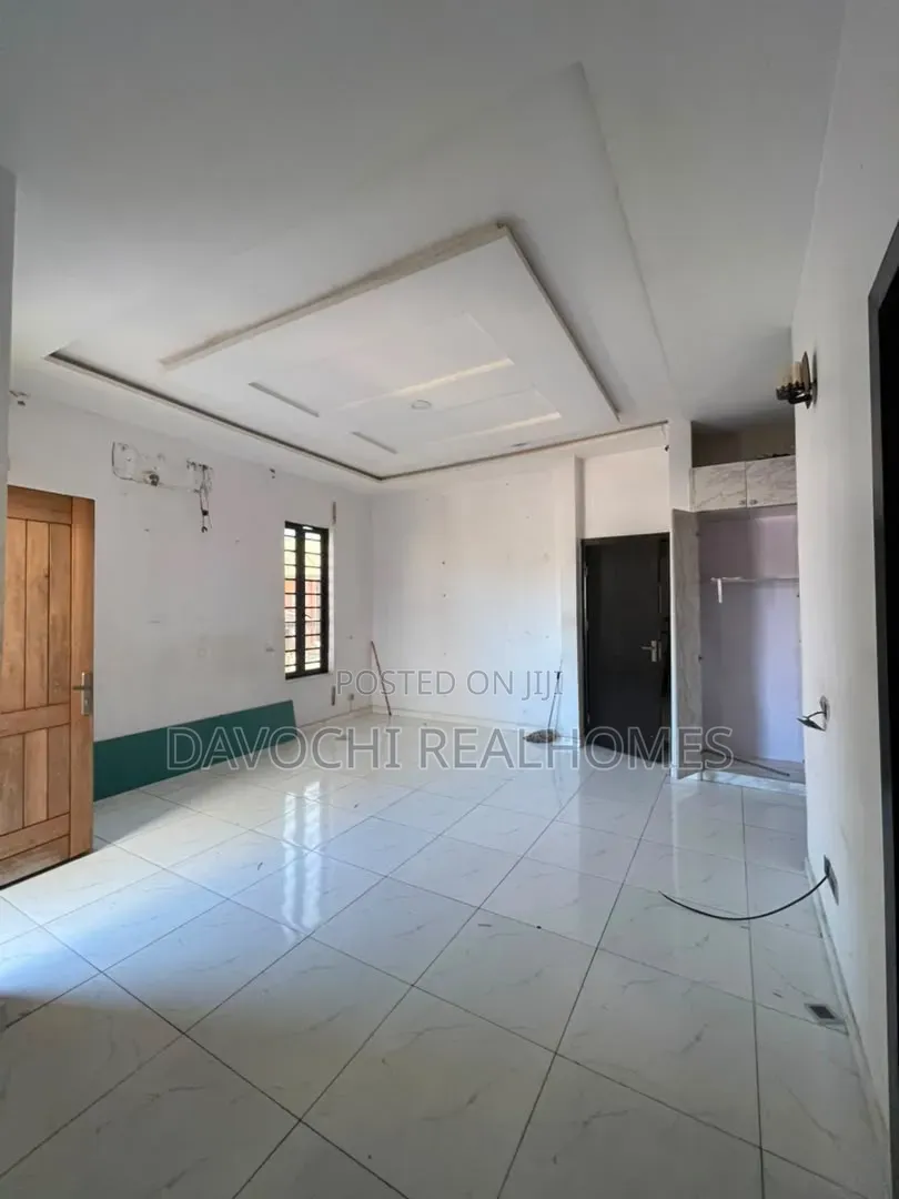 4bdrm Duplex in Ikota for rent in Ikota