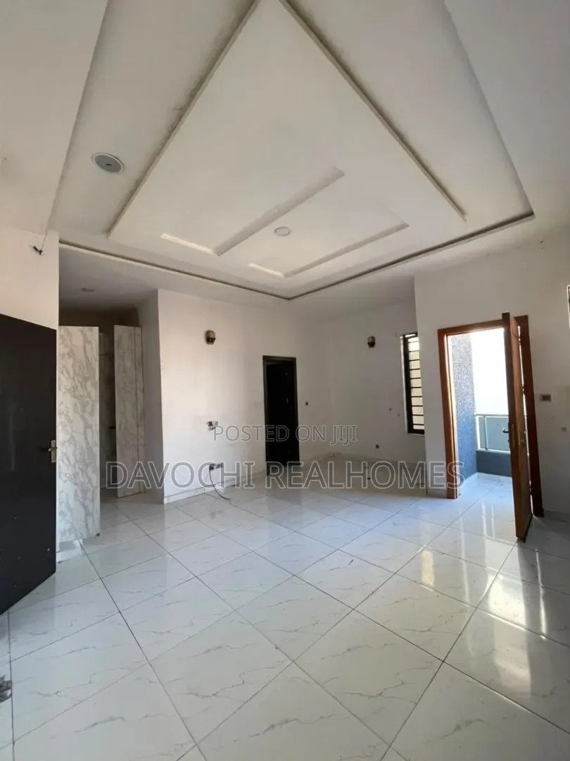 4bdrm Duplex in Ikota for rent in Ikota