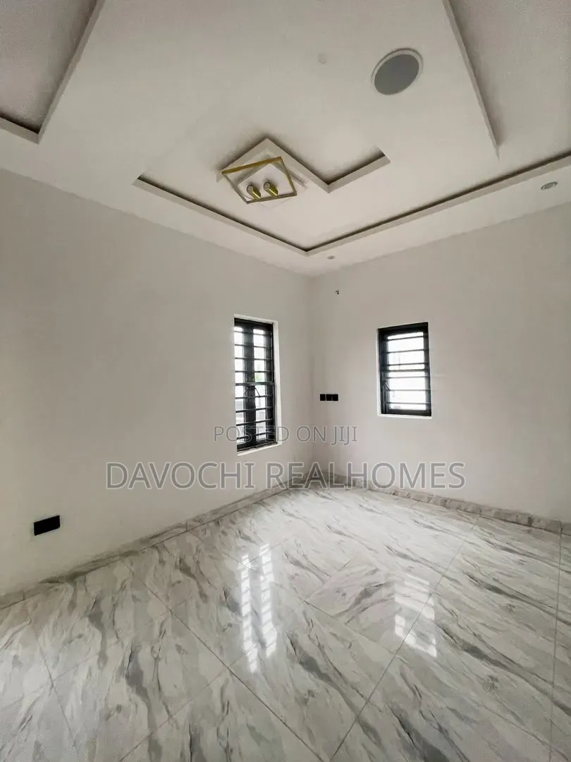 3bdrm Duplex in Ikota for rent in Ikota