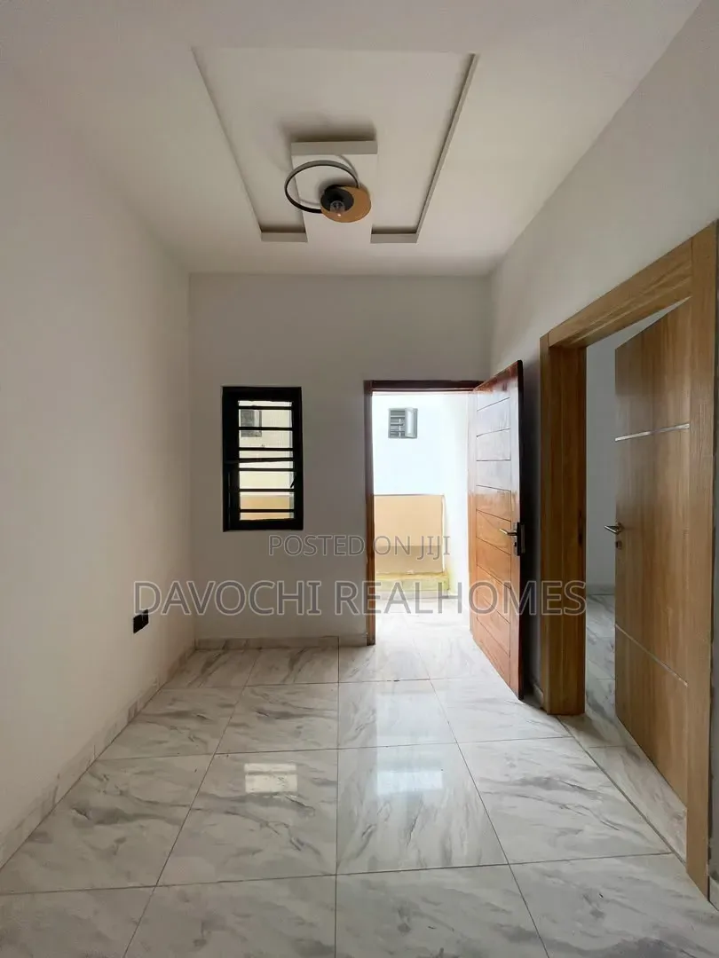 3bdrm Duplex in Ikota for rent in Ikota