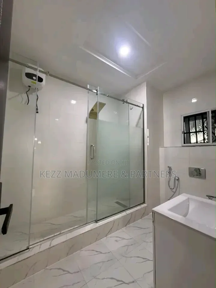 6bdrm Duplex in Iwofe Ada George, New Layout for sale in New Layout