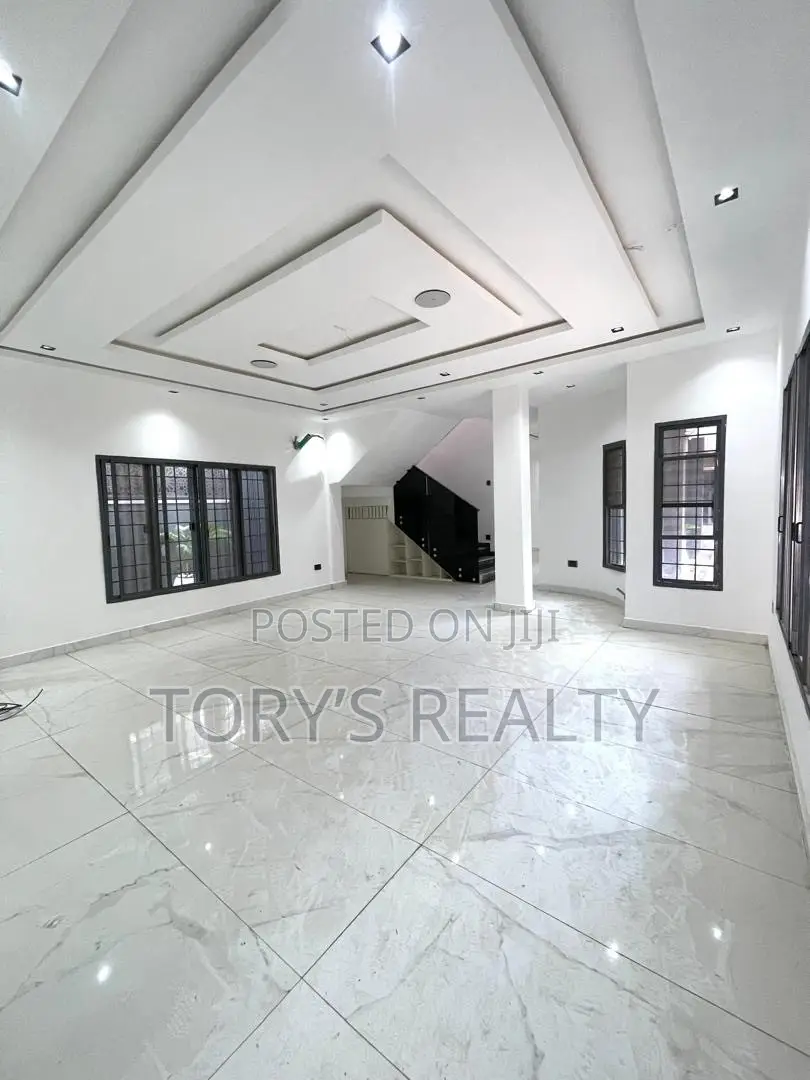 5bdrm Duplex in Lekki Phase 1 for rent in Lekki Phase 1