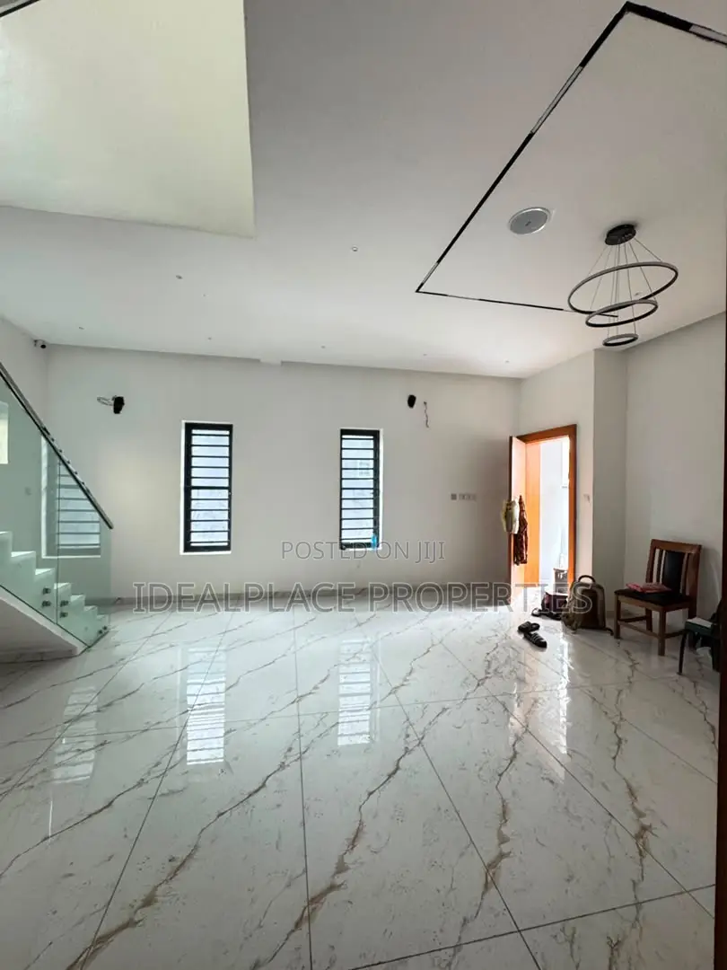 4bdrm Duplex in Surulere for sale in Surulere