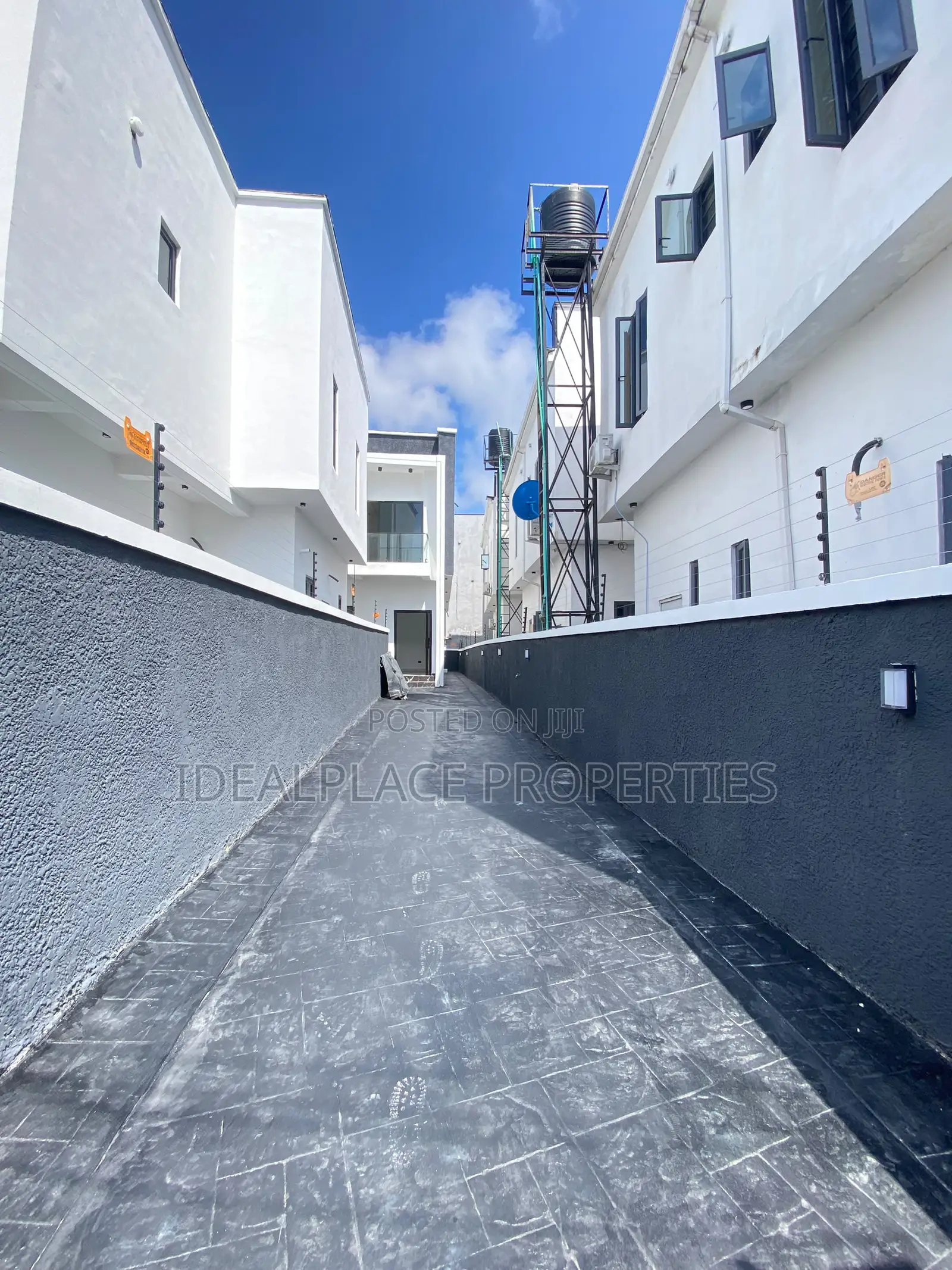 4bdrm Duplex in Sangotedo for sale in Sangotedo