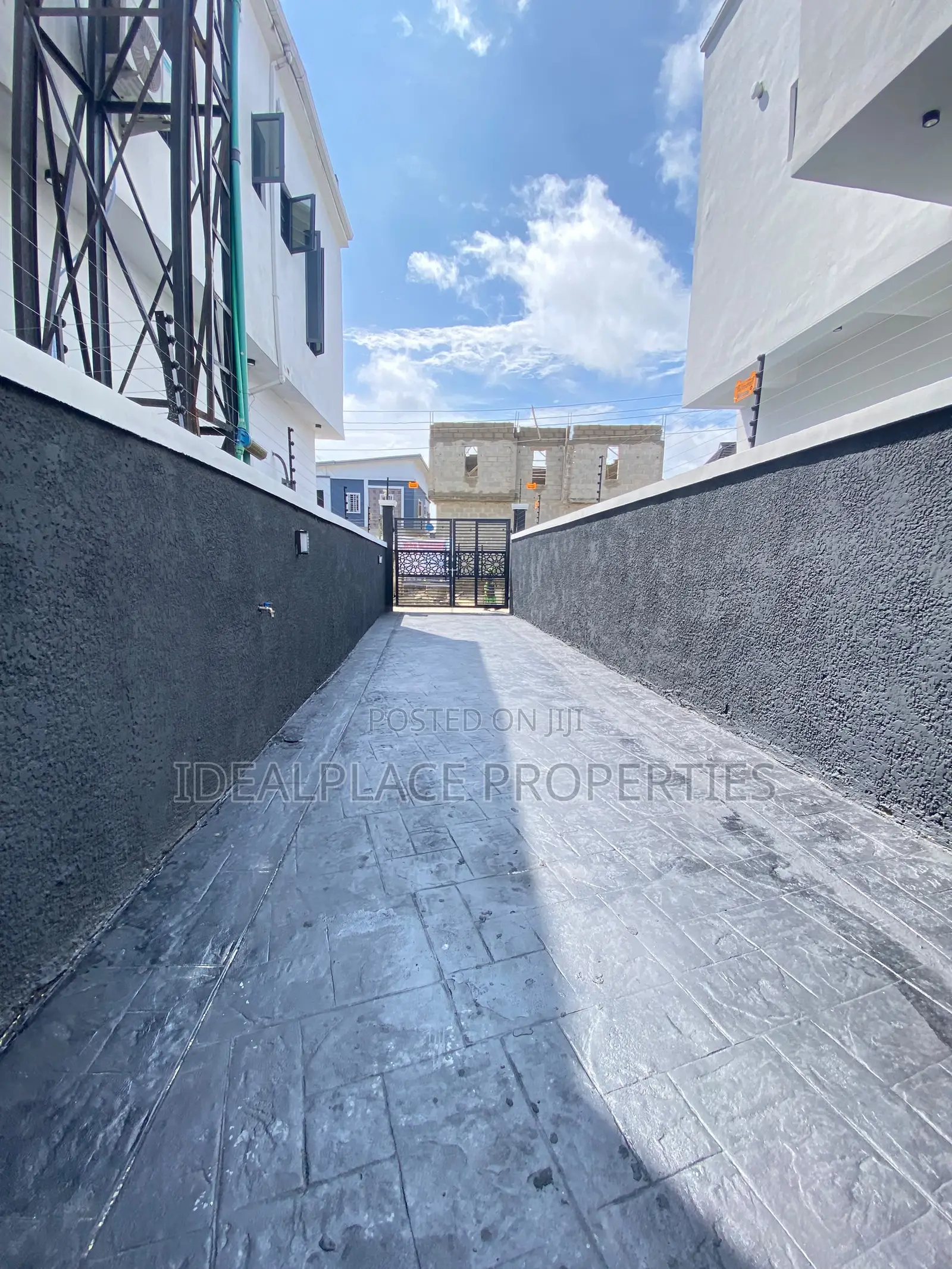 4bdrm Duplex in Sangotedo for sale in Sangotedo
