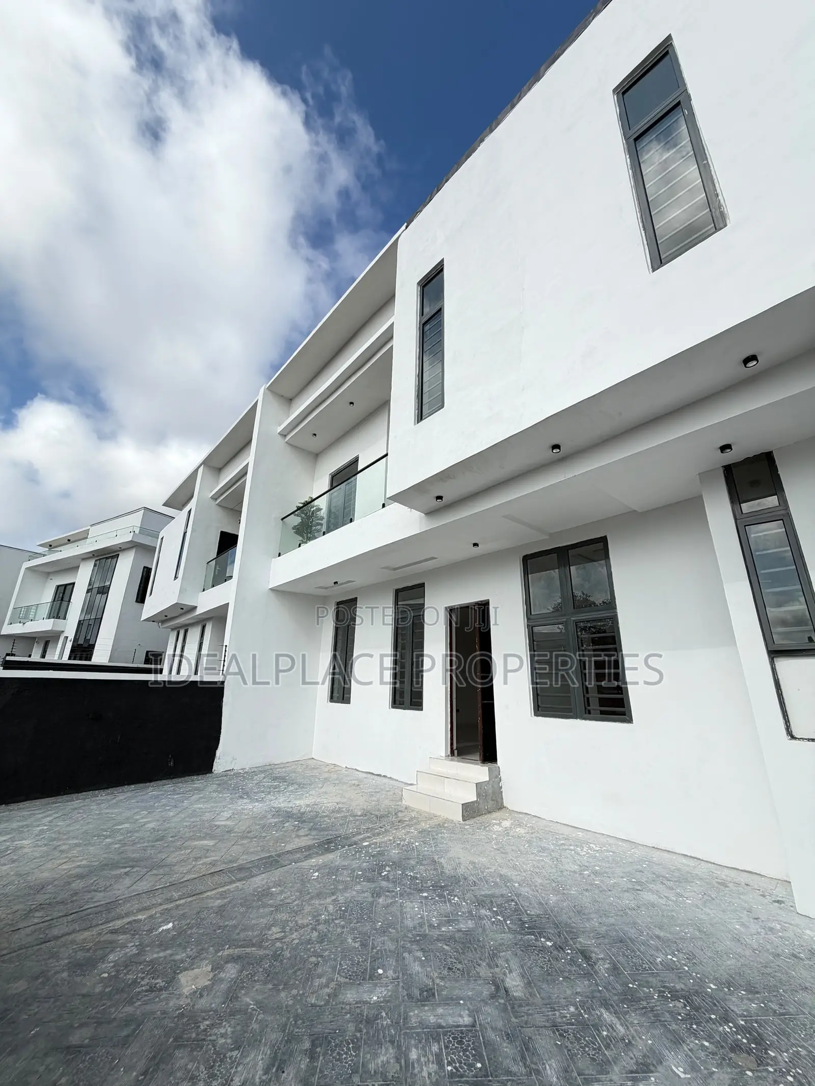 3bdrm Duplex in Sangotedo for sale in Sangotedo