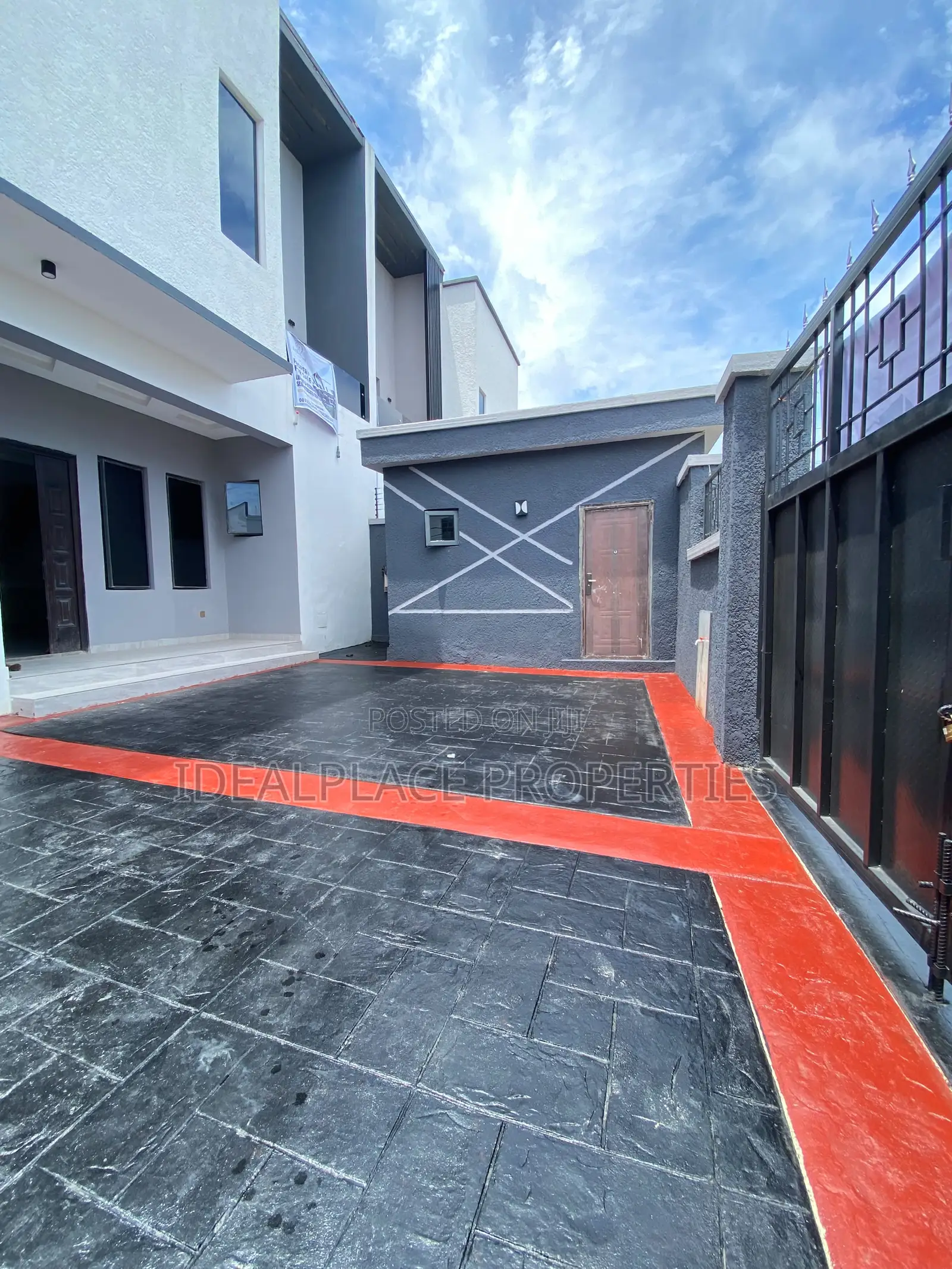 4bdrm Duplex in Sangotedo for sale in Sangotedo