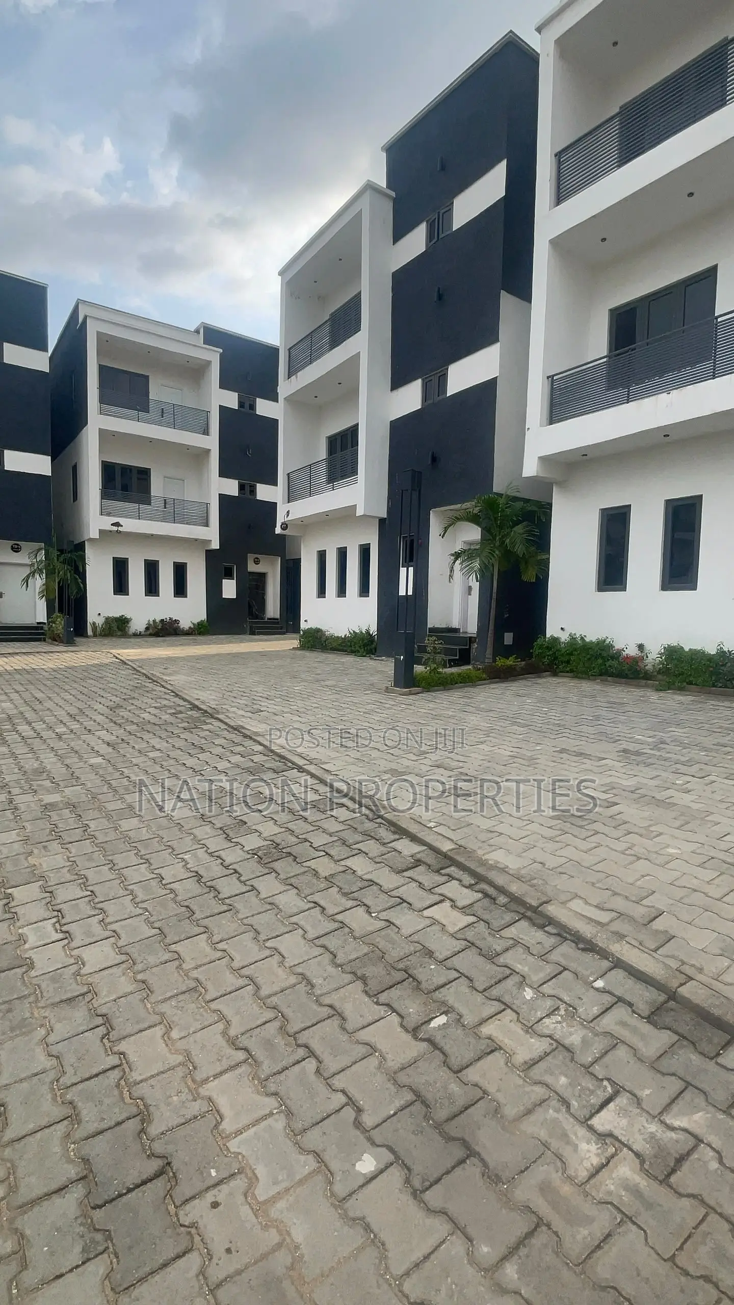 4bdrm Duplex in Kado for sale in Kado