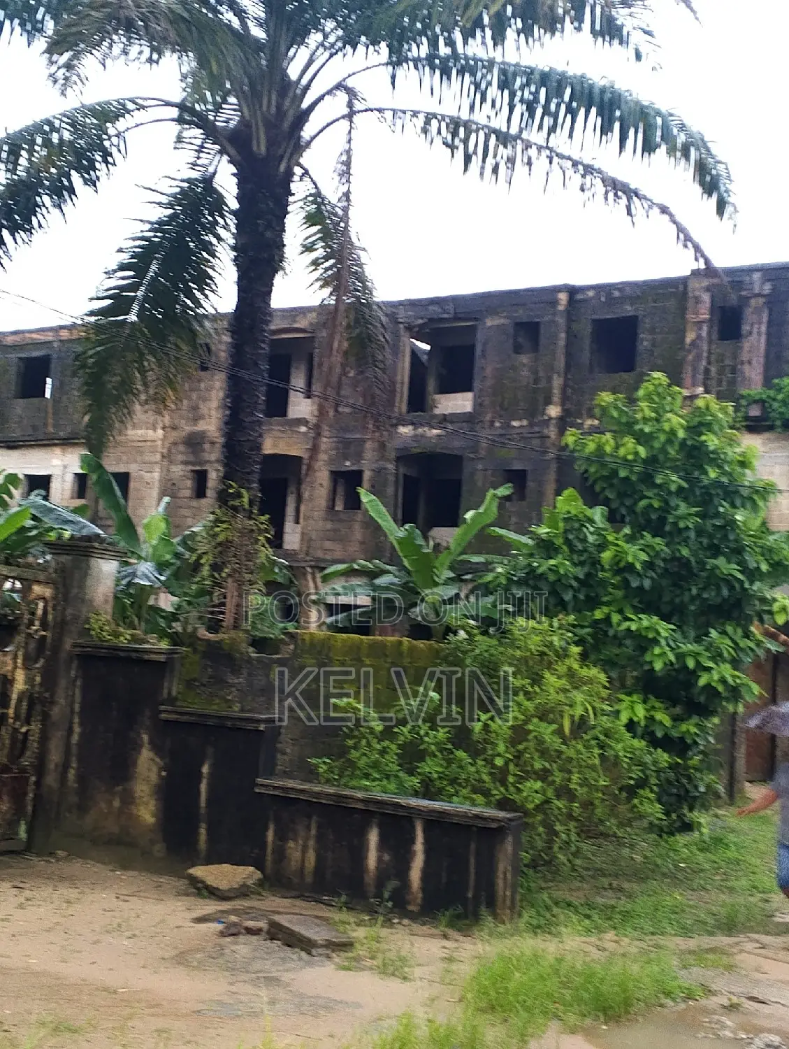11bdrm House in Obiano Close, Aba South for sale in Aba South