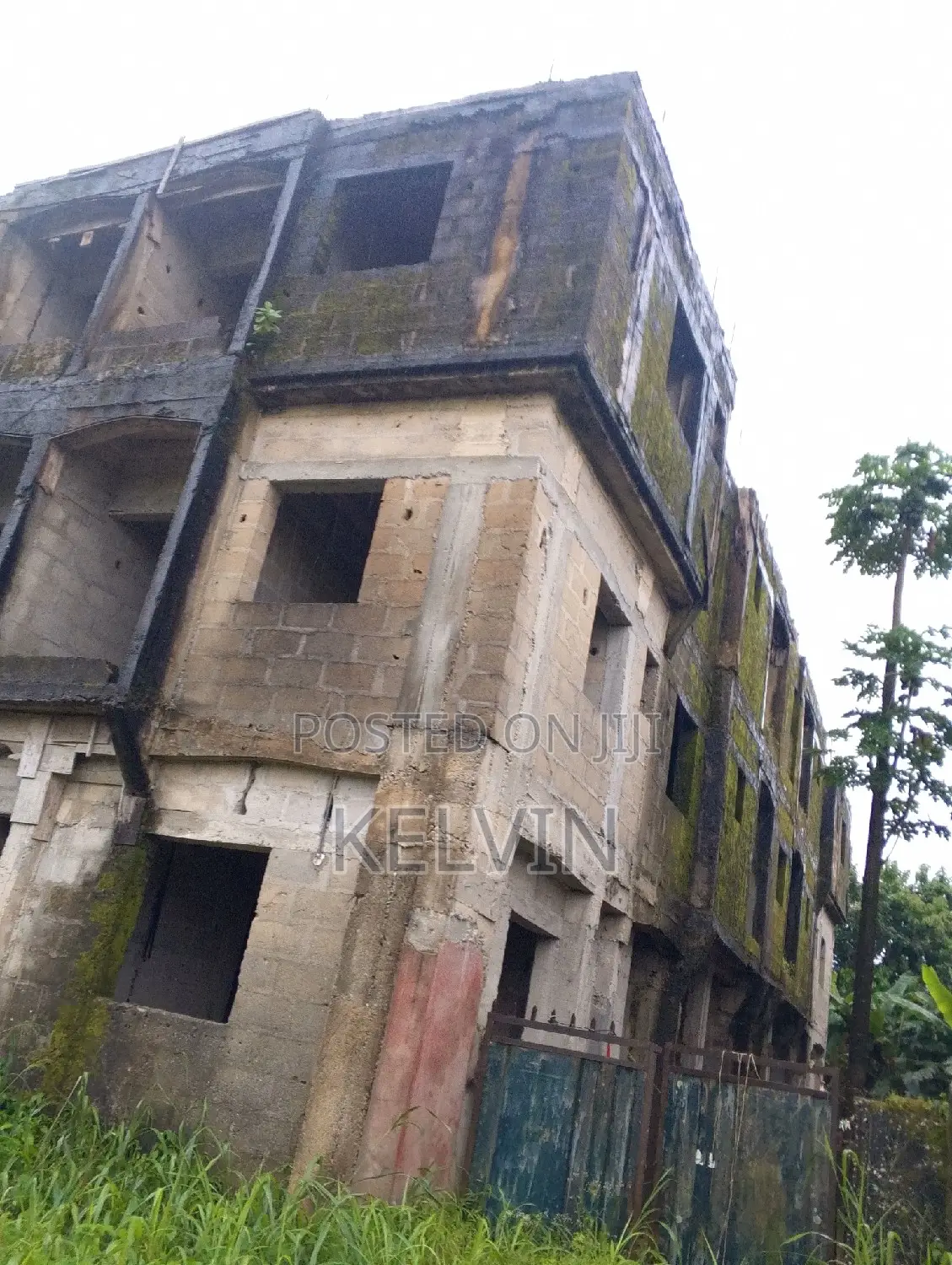 11bdrm House in Obiano Close, Aba South for sale in Aba South
