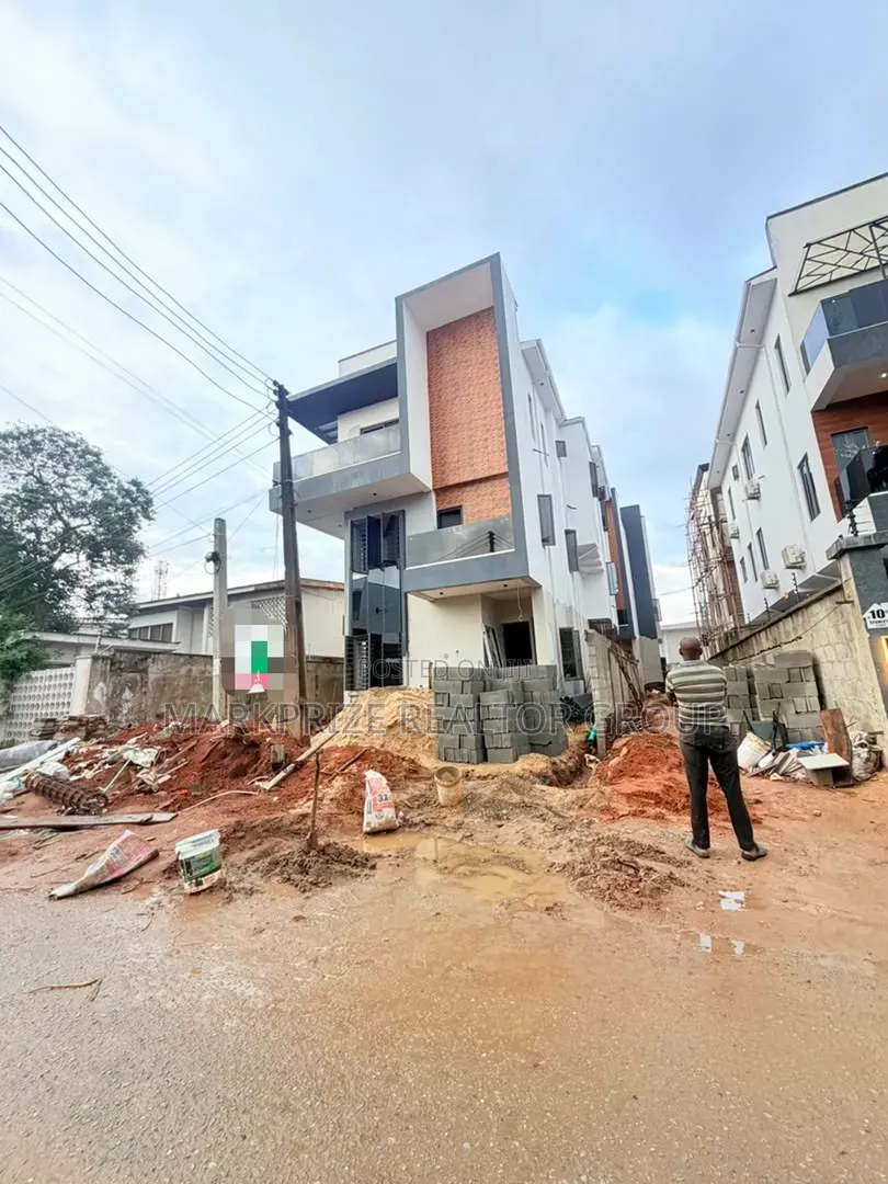 5bdrm Duplex in Adeniyi Jones Ikeja for sale in Adeniyi Jones