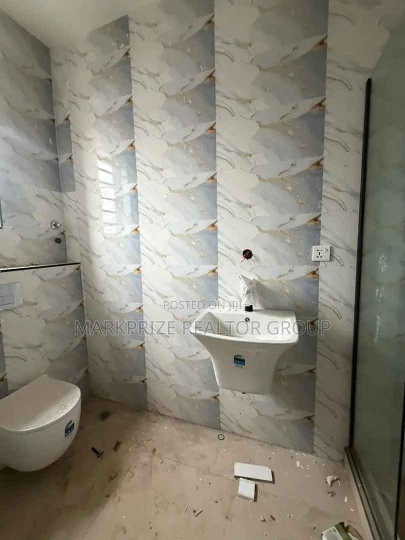 5bdrm Duplex in Adeniyi Jones Ikeja for sale in Adeniyi Jones