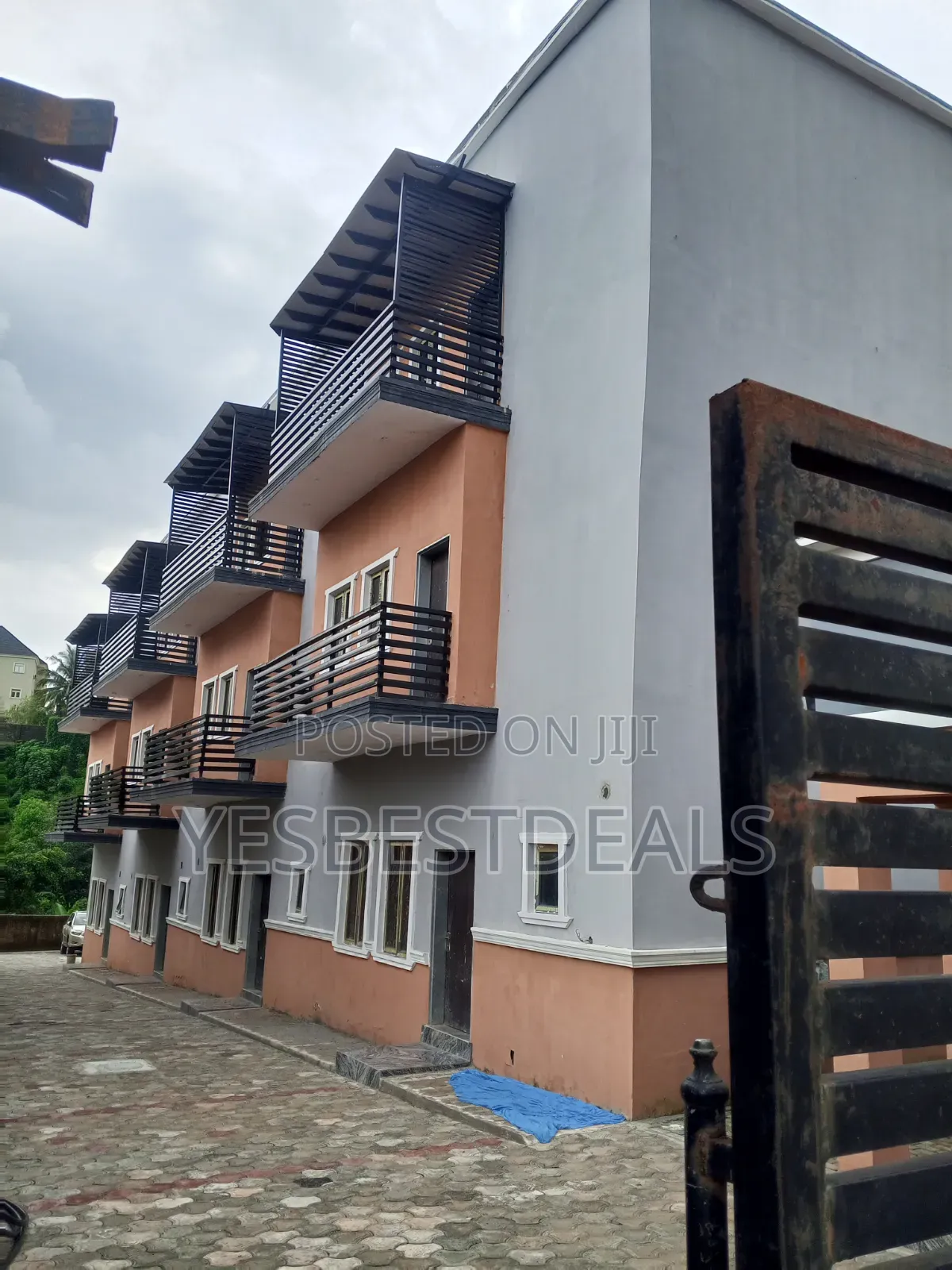 Furnished 4bdrm Townhouse / Terrace in Apo Resettlement for rent in Apo District