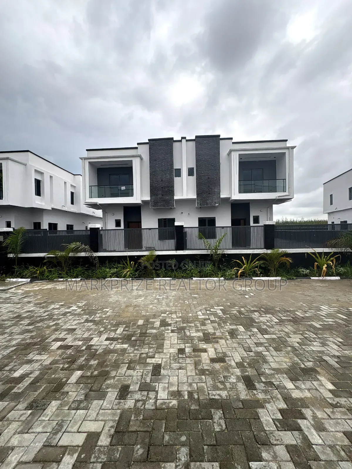 4bdrm Duplex in Vgc Lekki Lagos for sale in Lekki Expressway