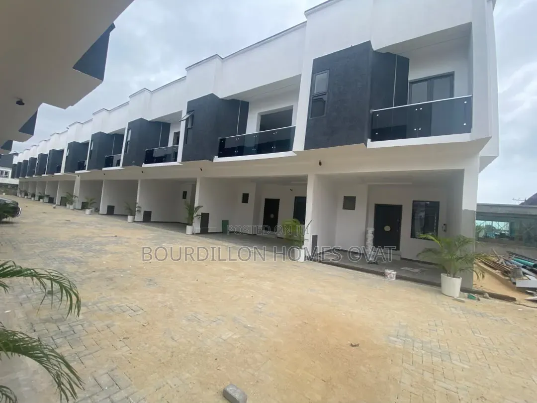 4bdrm Duplex in Harris Drive By Vgc for sale in VGC / Ajah