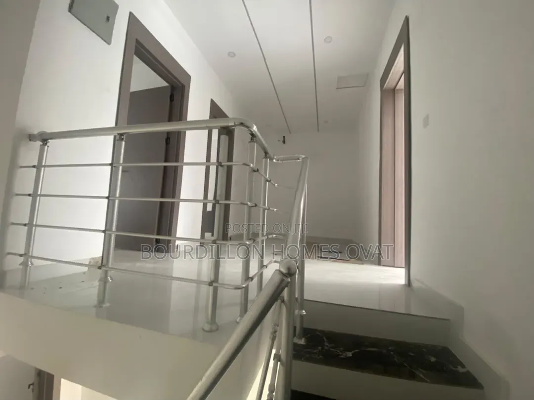 4bdrm Duplex in Harris Drive By Vgc for sale in VGC / Ajah
