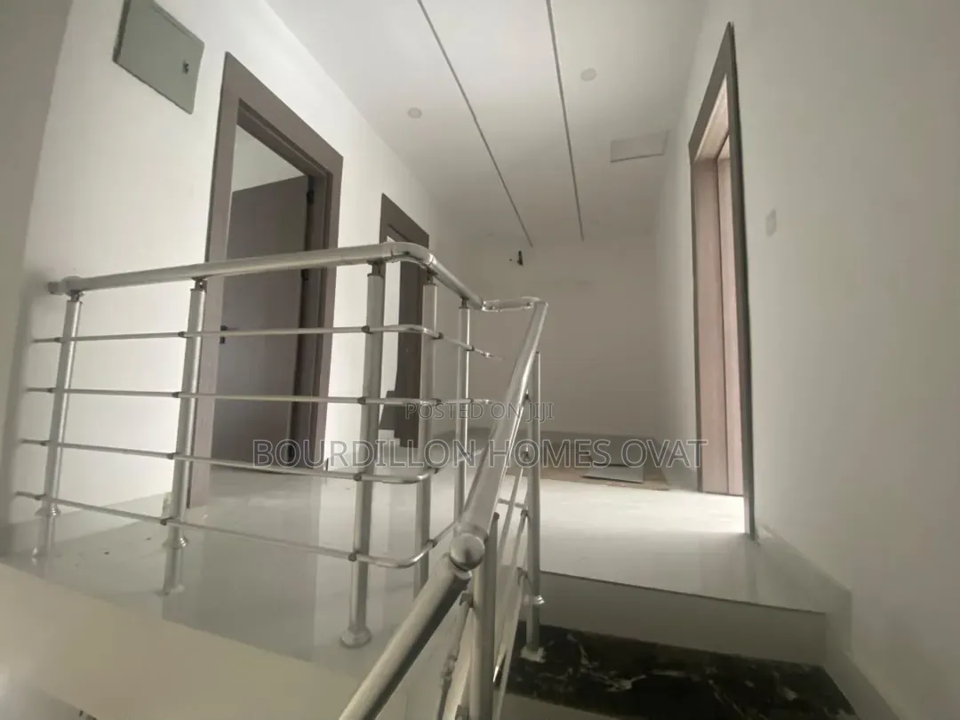 4bdrm Duplex in Harris Drive By Vgc for sale in VGC / Ajah