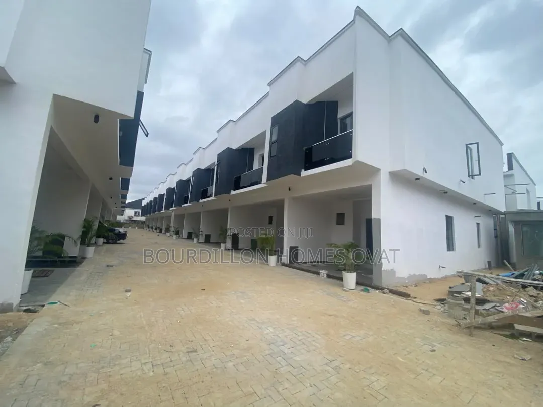 4bdrm Duplex in Harris Drive By Vgc for sale in VGC / Ajah