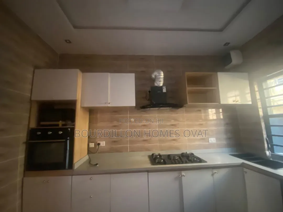 4bdrm Duplex in Lekki Conversation for rent in Lekki Expressway
