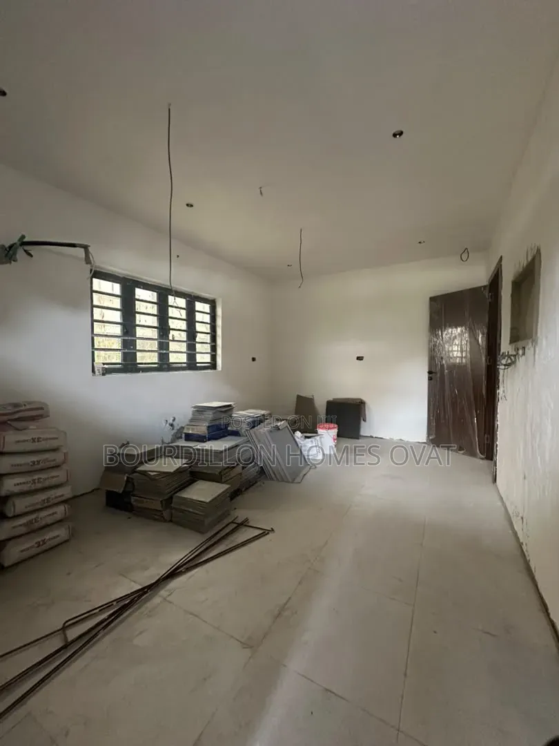 6bdrm Penthouse in Pinnock Beach Estate for sale in Osapa london