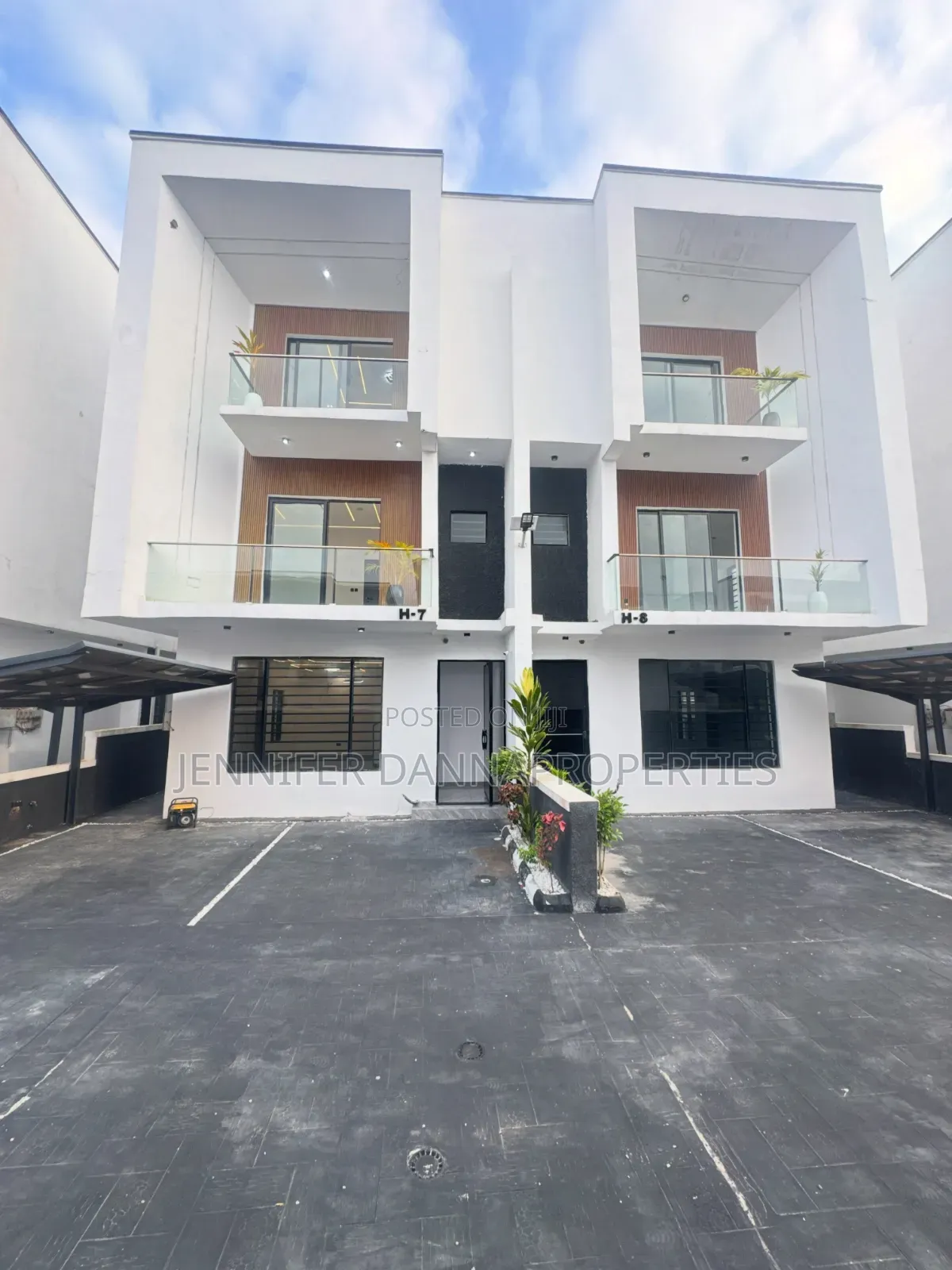 4bdrm Duplex in Lekki Phase 2 for sale in Lekki Phase 2