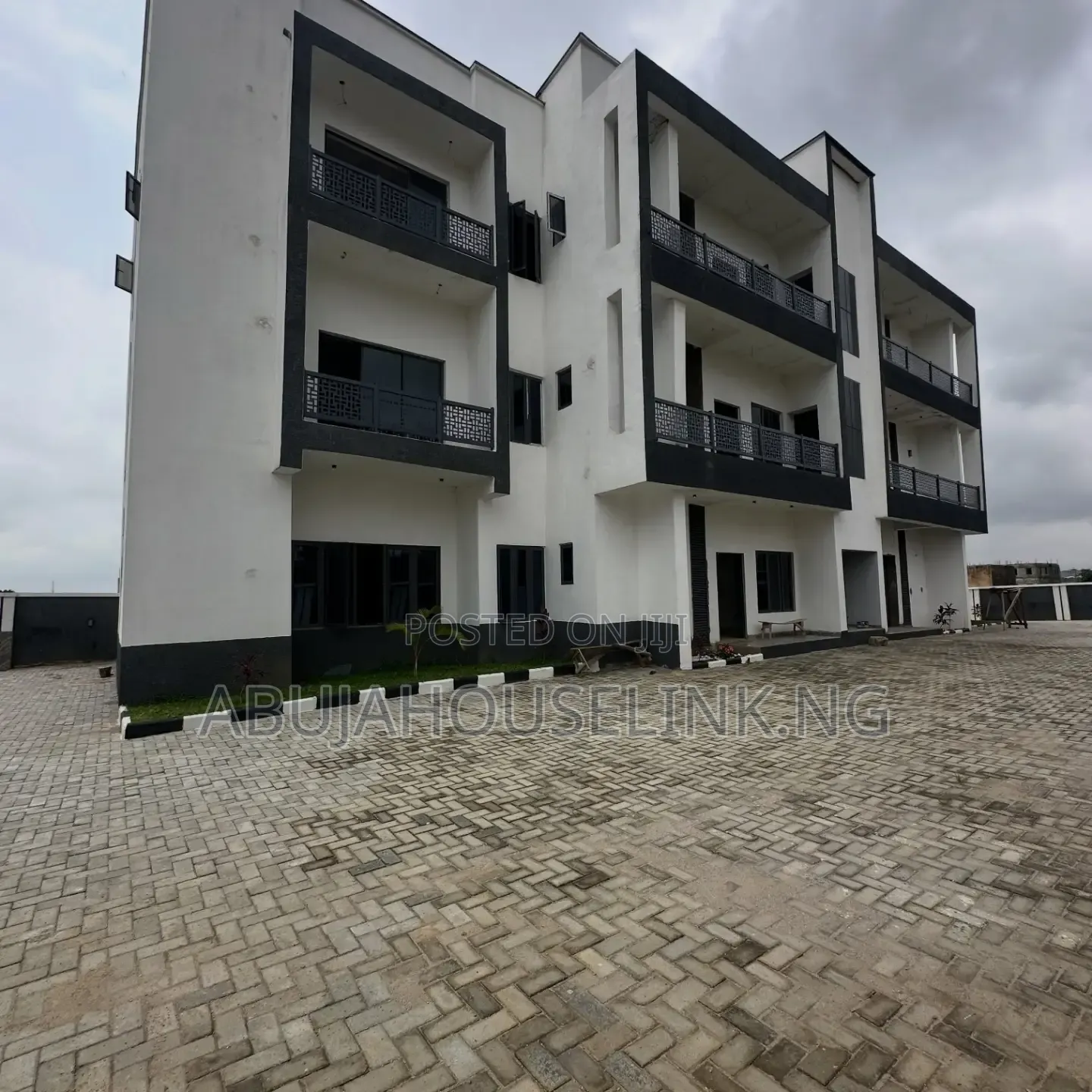 3bdrm Apartment in Wuye- Dakibiyu Abuja for sale in Wuye