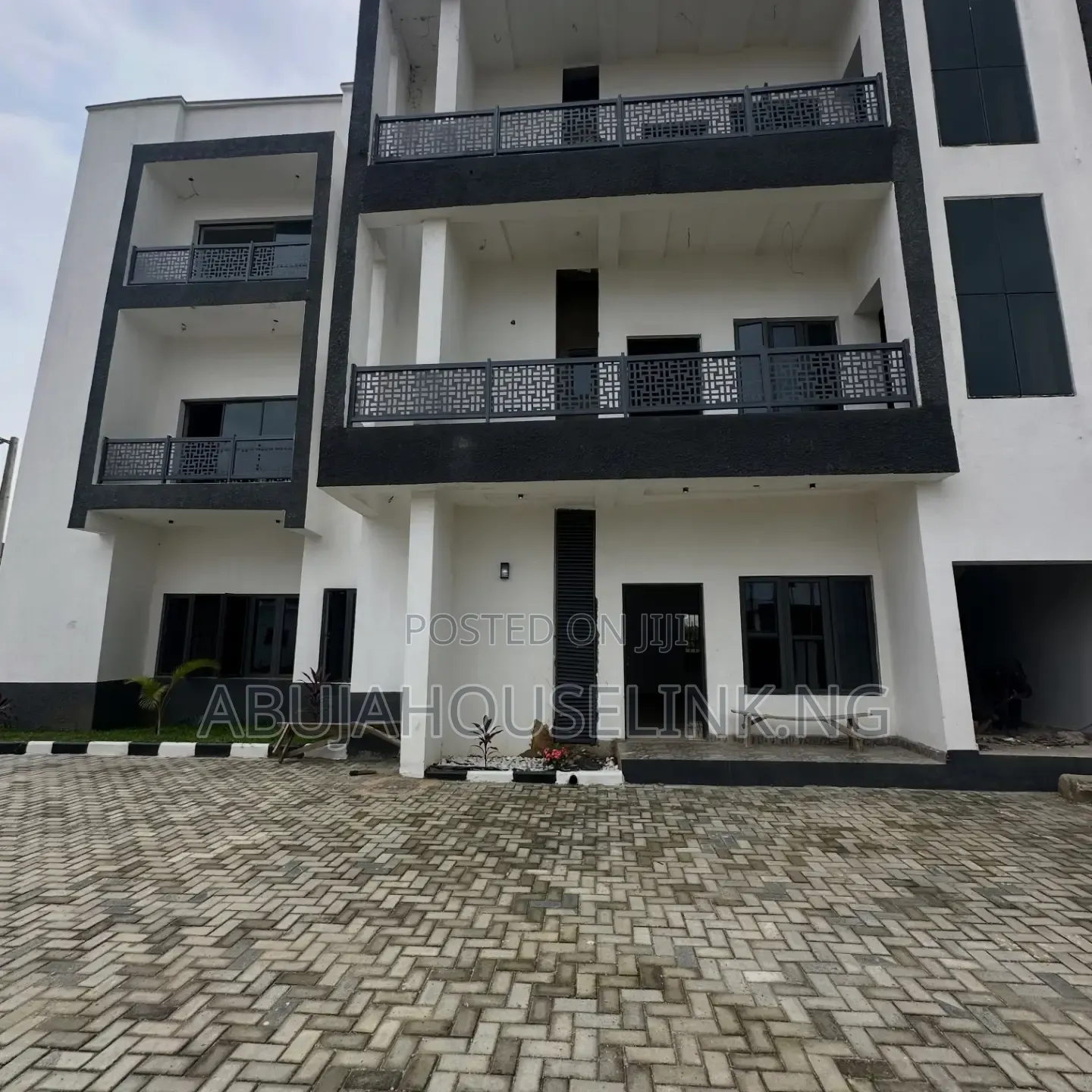 3bdrm Apartment in Wuye- Dakibiyu Abuja for sale in Wuye
