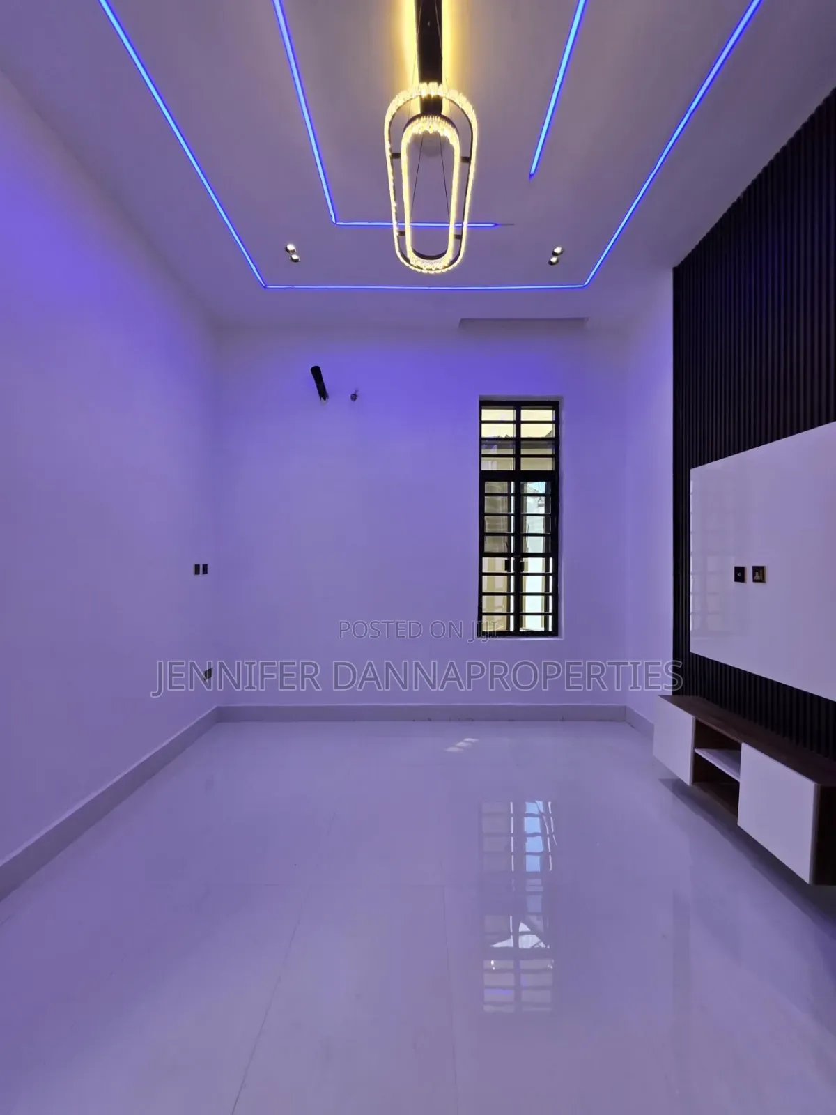4bdrm Duplex in Thomas Estate for sale in Thomas Estate
