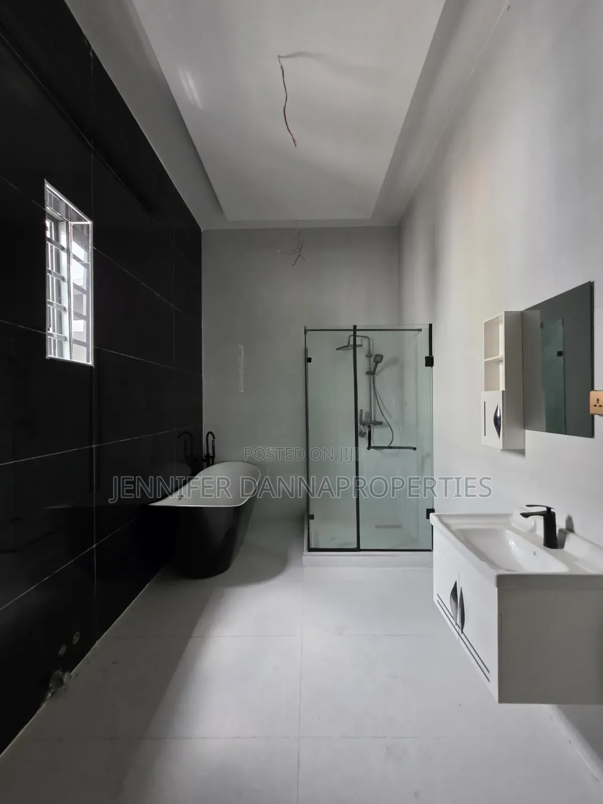 5bdrm Duplex in Sangotedo for sale in Sangotedo