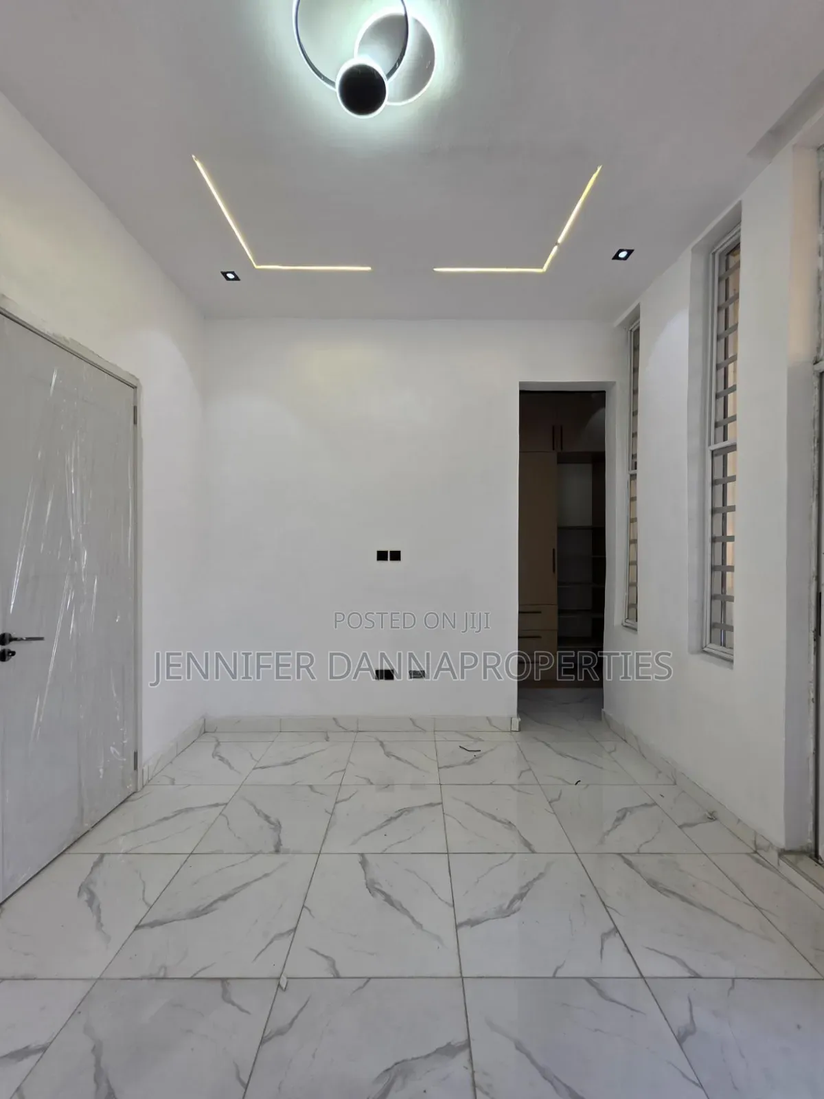 4bdrm Duplex in Ikota for sale in Ikota