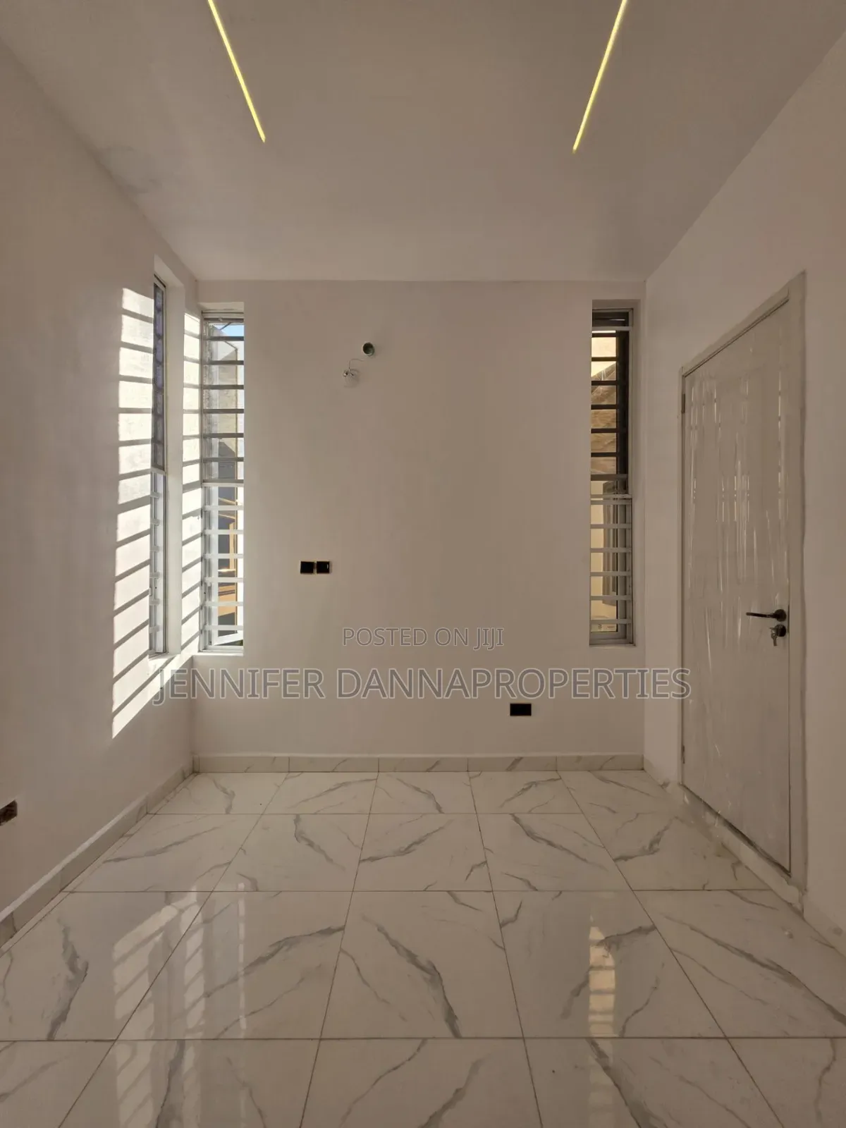 4bdrm Duplex in Ikota for sale in Ikota
