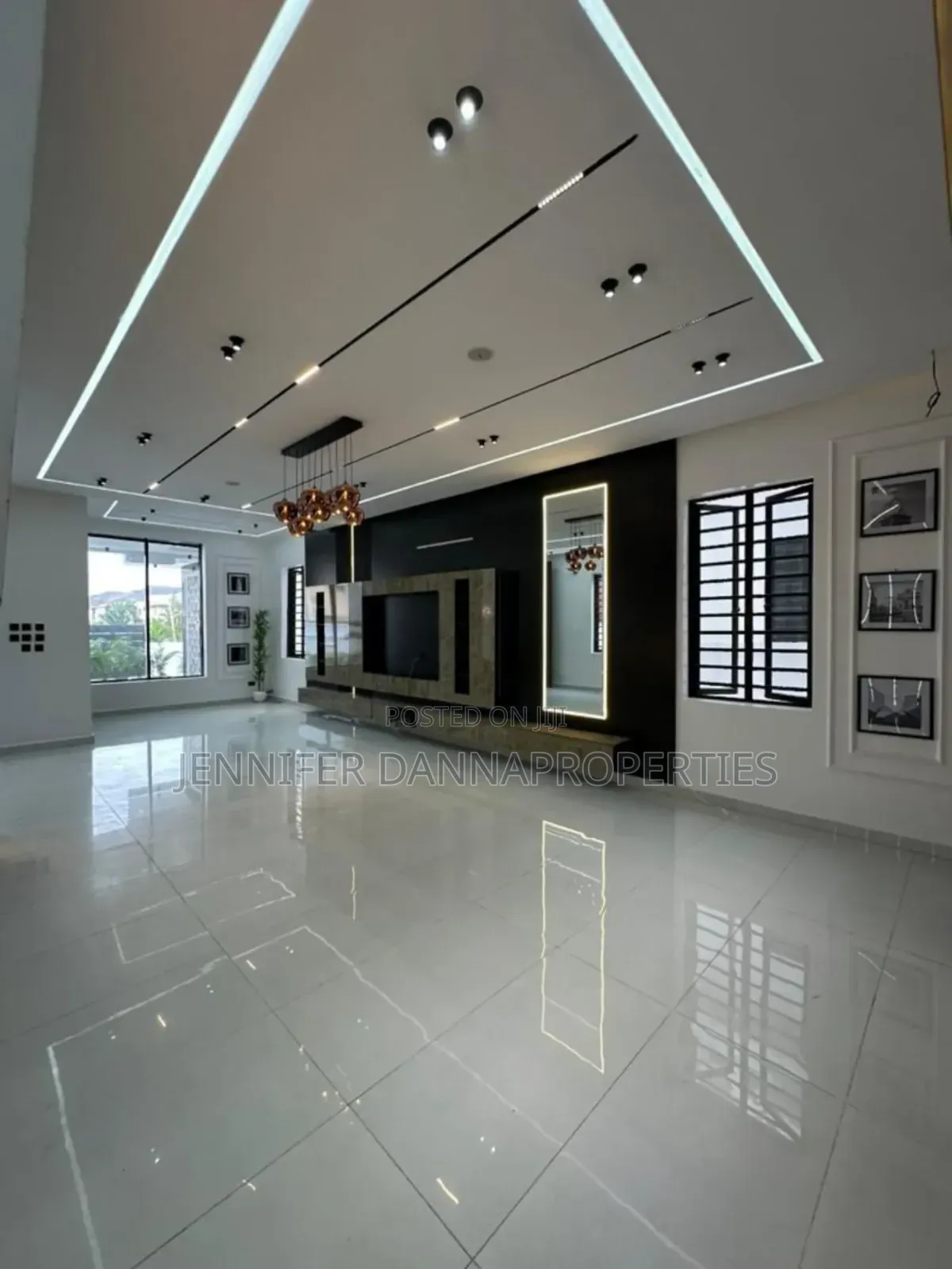 5bdrm Duplex in Ikota for sale in Ikota