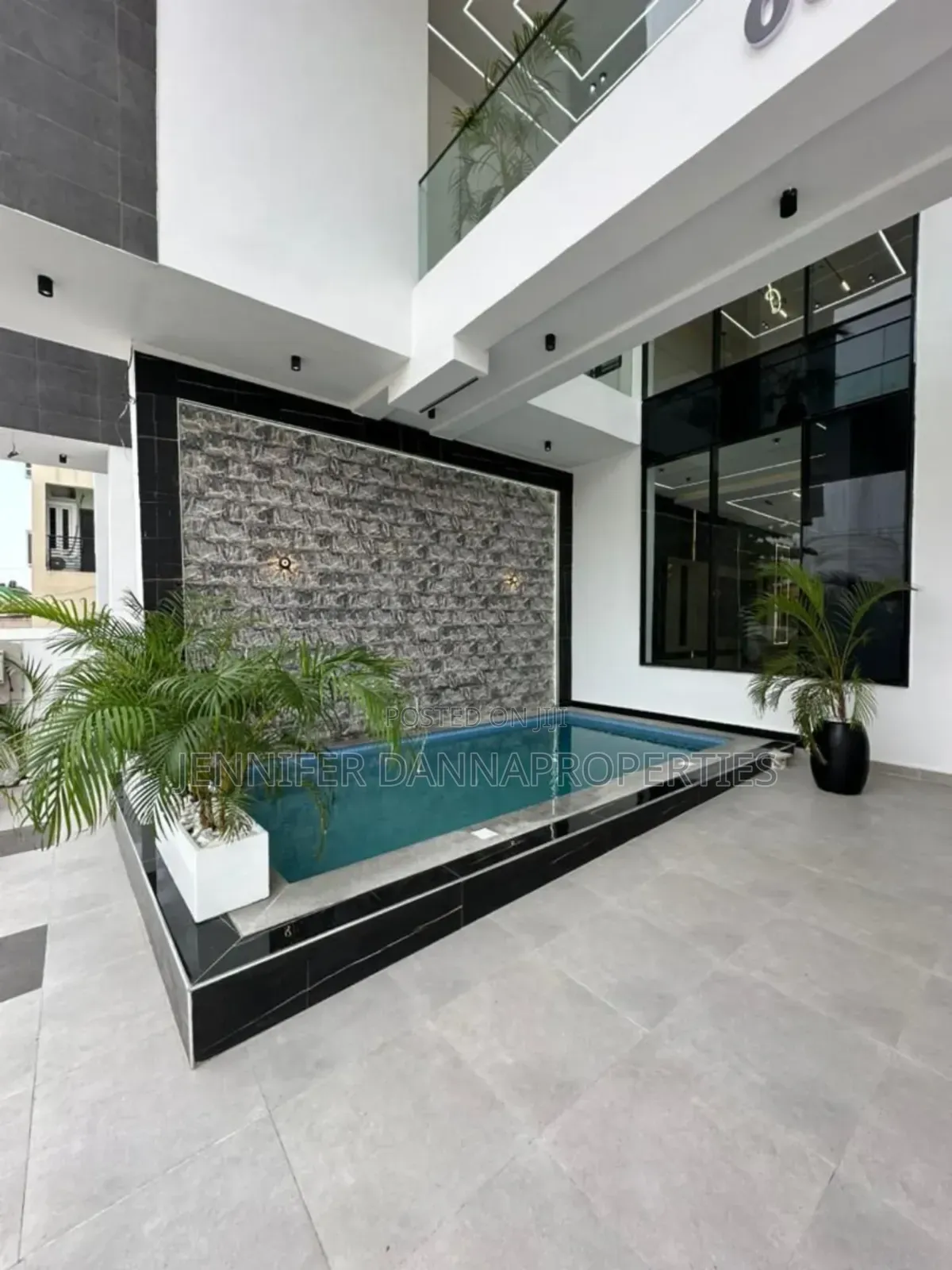 5bdrm Duplex in Ikota for sale in Ikota