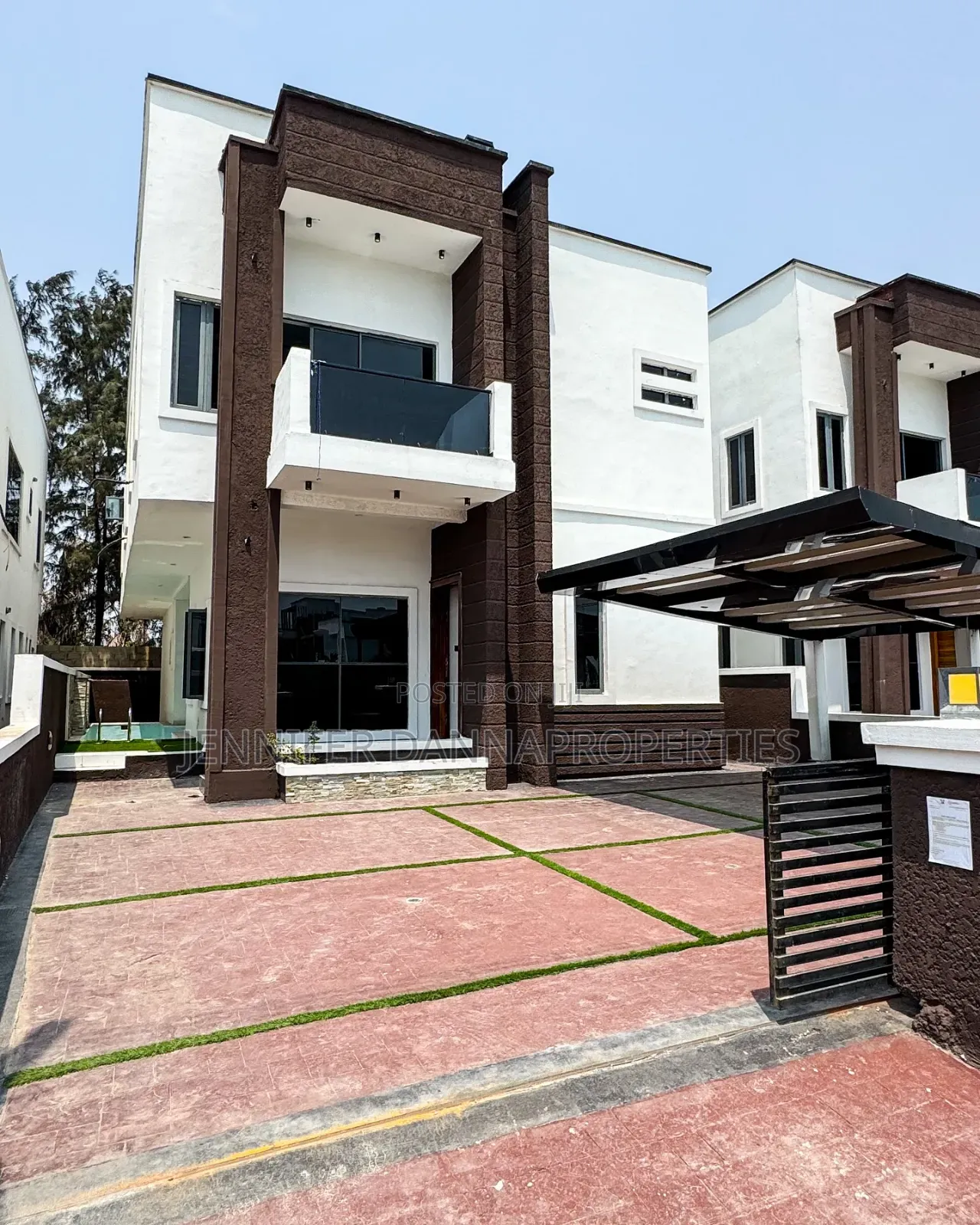 5bdrm Duplex in Ikota for sale in Ikota