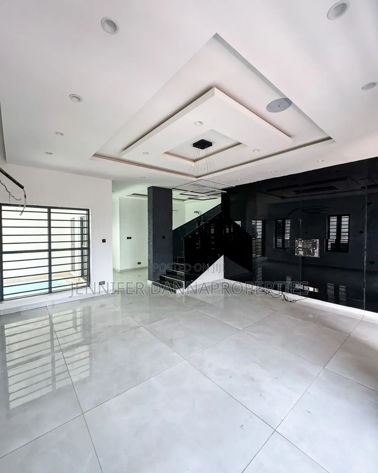 5bdrm Duplex in Ikota for sale in Ikota