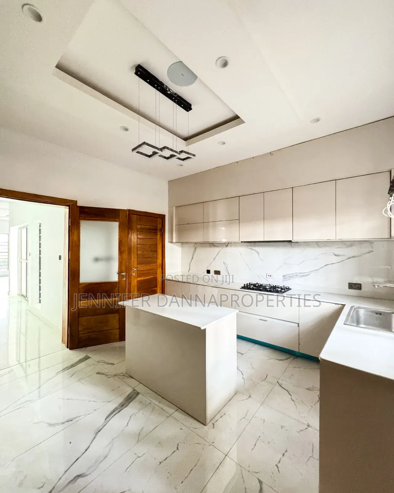 5bdrm Duplex in Ikota for sale in Ikota