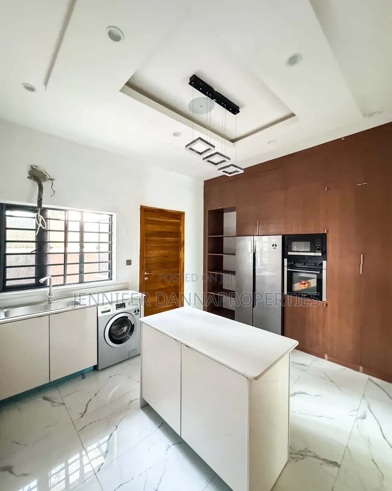 5bdrm Duplex in Ikota for sale in Ikota