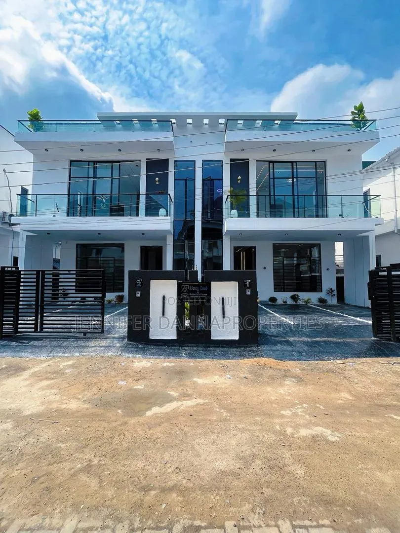 4bdrm Duplex in Ikota for sale in Ikota
