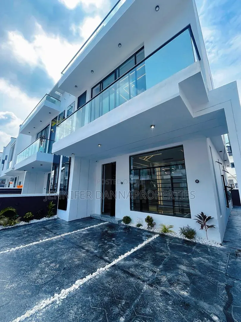 4bdrm Duplex in Ikota for sale in Ikota