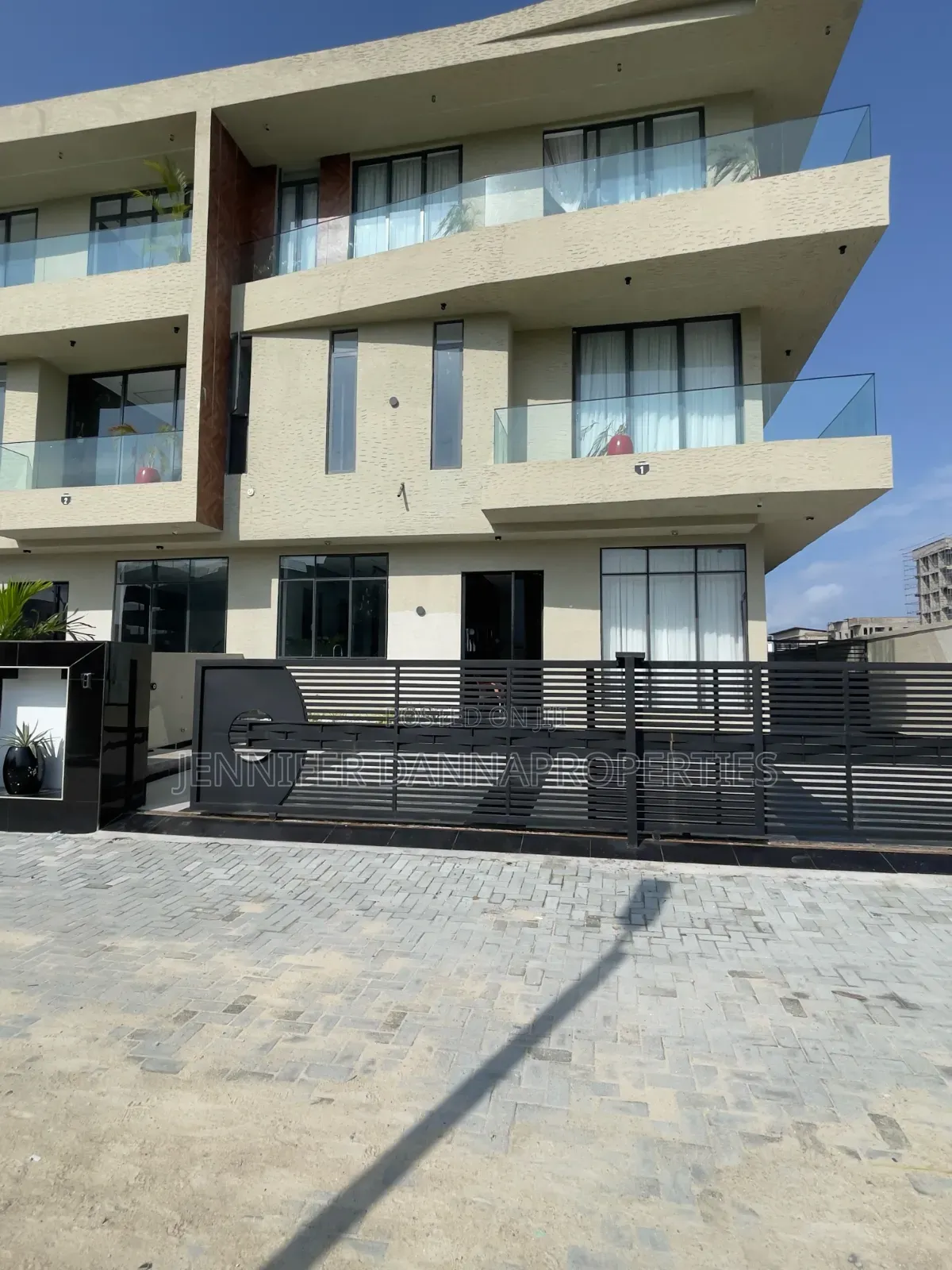 5bdrm Townhouse/Terrace in Lekki Phase 1 for sale in Lekki Phase 1