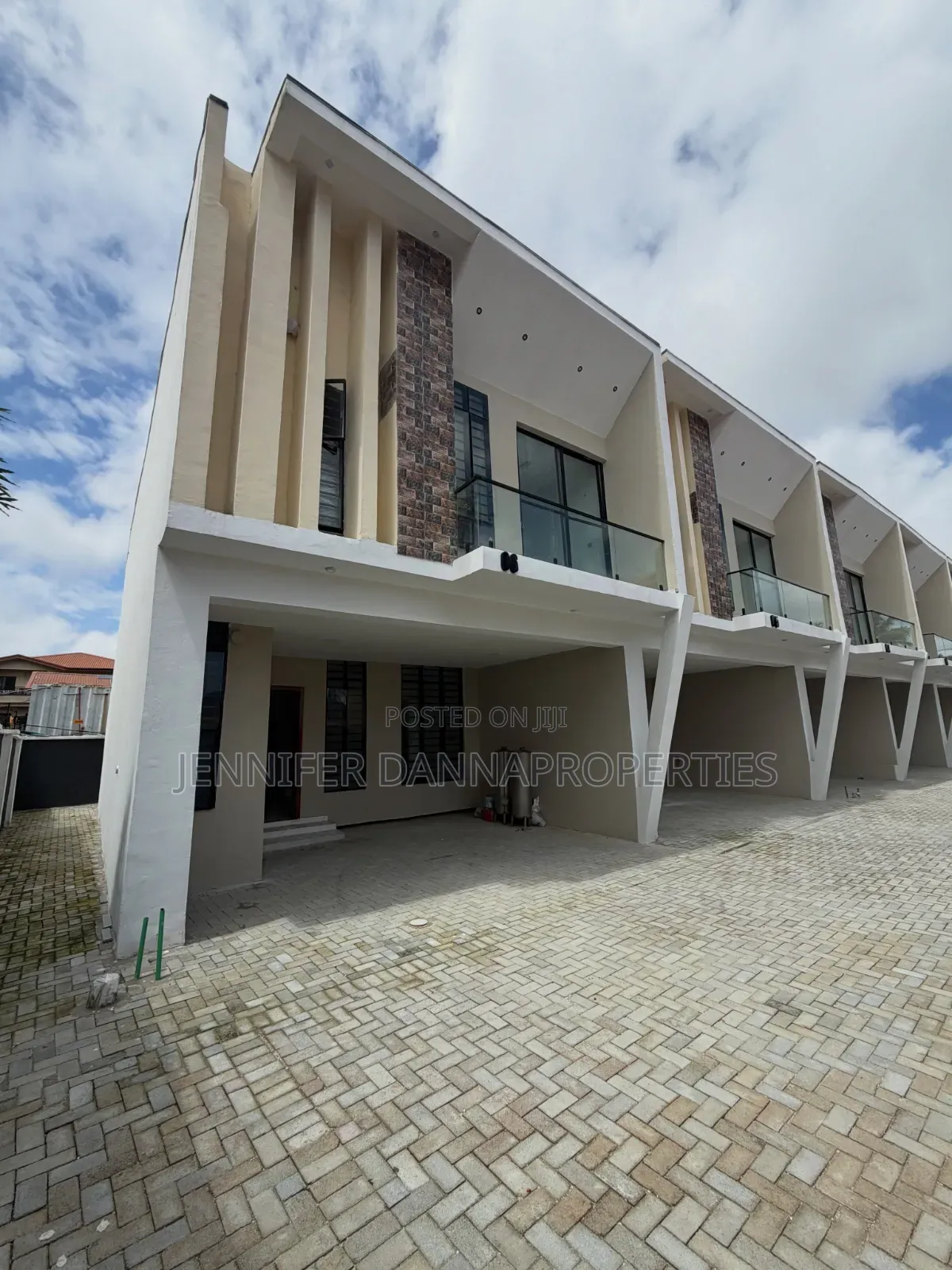 4bdrm Townhouse/Terrace in Thomas Estate for sale in Thomas Estate